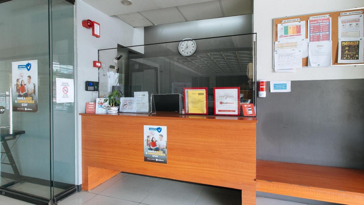 Reddoorz Plus @ Kamuning Ciudad Quezon Exterior foto
