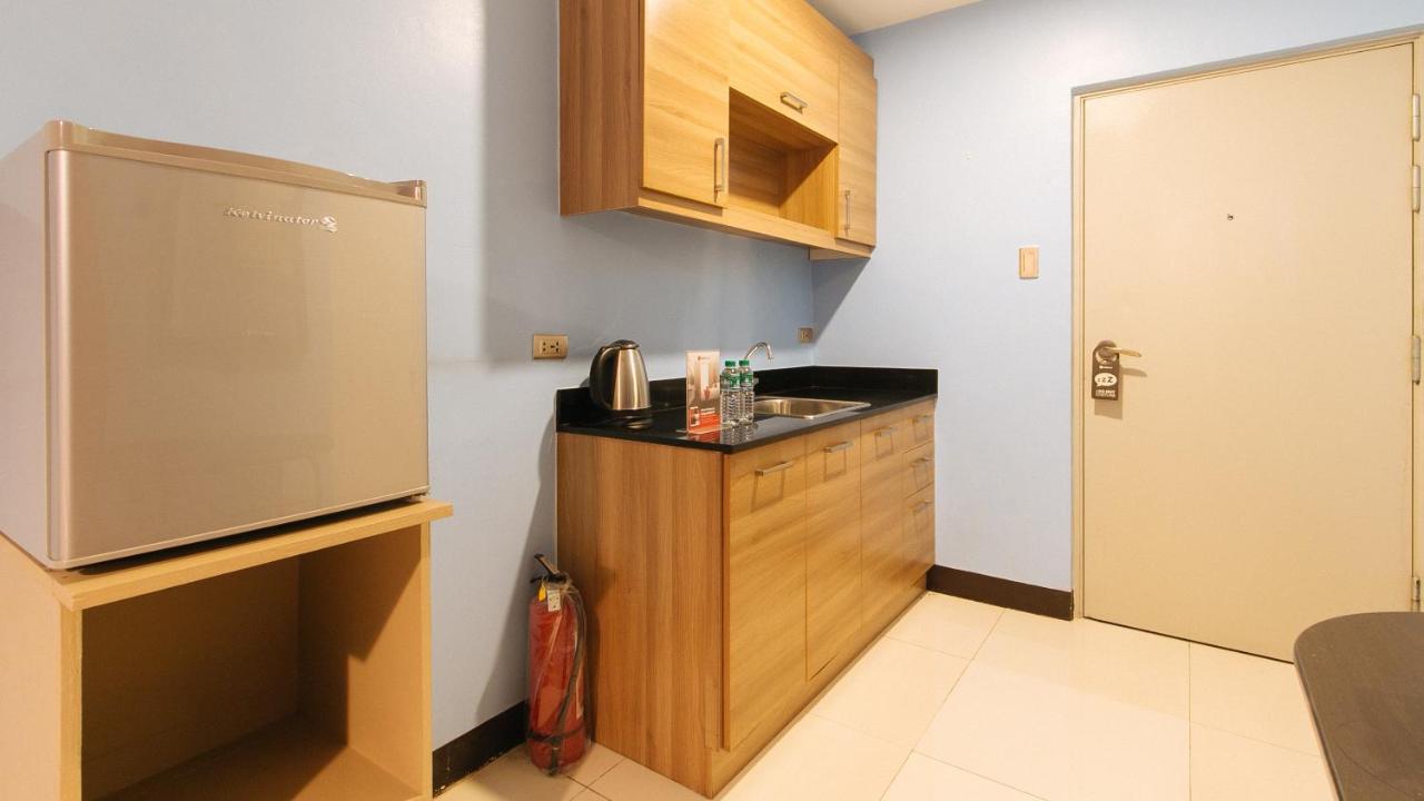 Reddoorz Plus @ Kamuning Ciudad Quezon Exterior foto