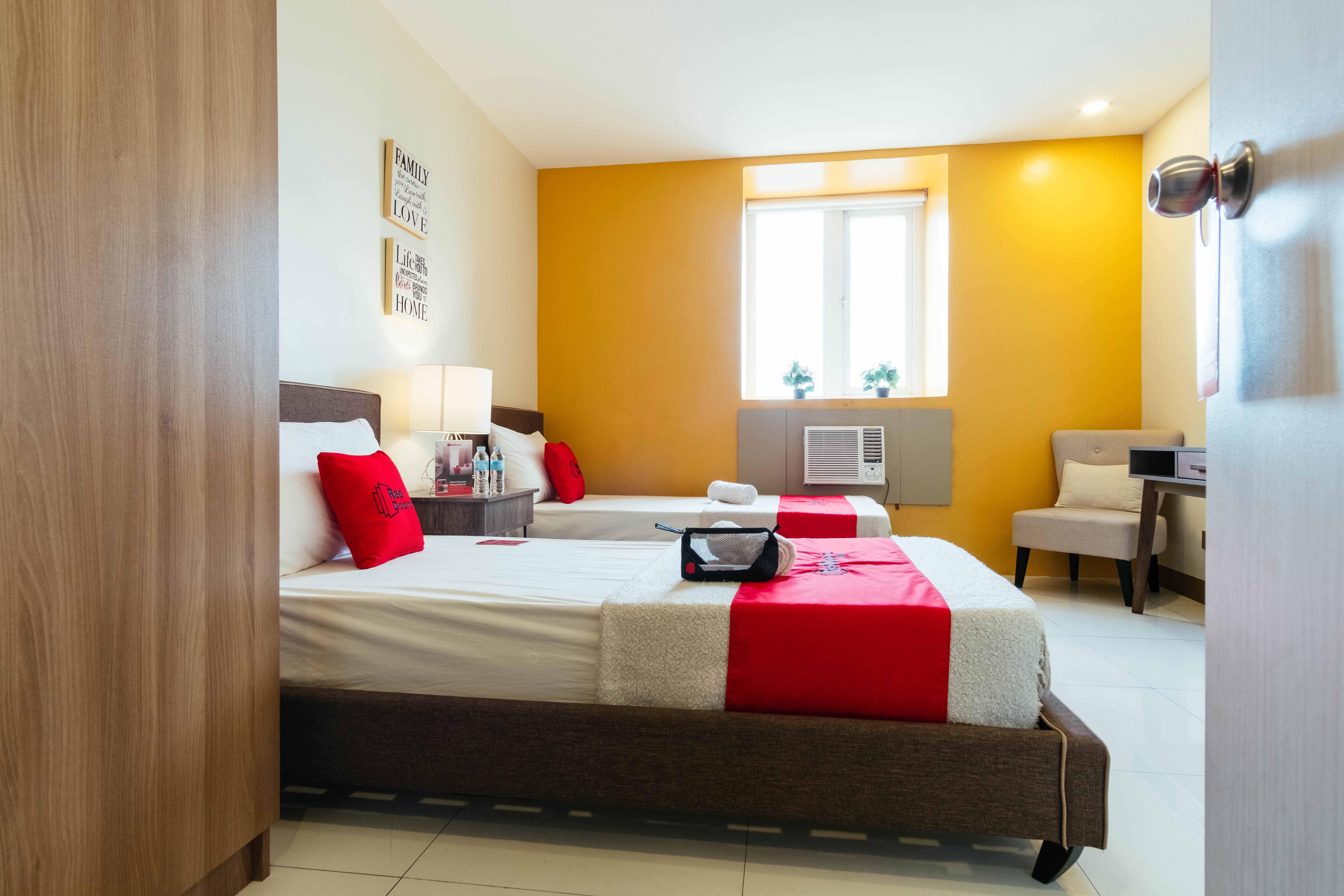 Reddoorz Plus @ Kamuning Ciudad Quezon Exterior foto